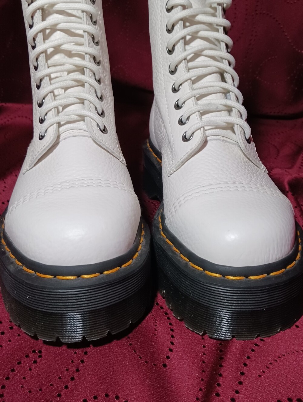 🤍 Dr. Martens White Pebbled Leather Boots Women’s US 8 🤍 - Picture 5 of 14